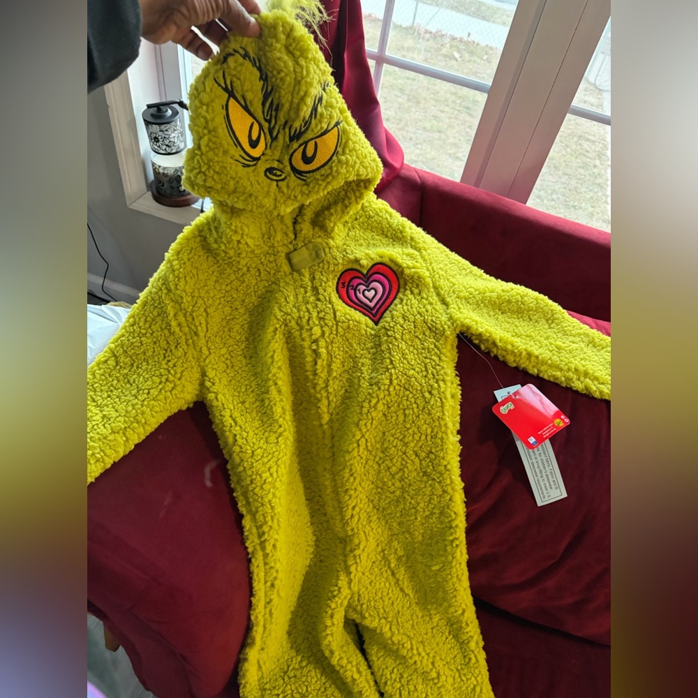 Green Grinch Fleece Onesie. Children’s size 6/6X.